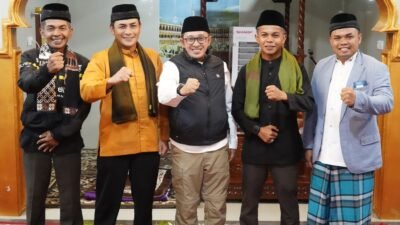 Bupati Tanah Datar Eka Putra Safari Ramadhan Perdana di Masjid Nurul Huda