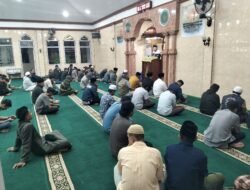 Gerhana Bulan, Ratusan Jemaah Padang Panjang Laksanakan Salat Khusuf