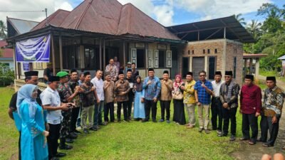 Letakan Batu Pertama Program Bedah Rumah, Wabup Ahmad Fadly Apresiasi Perantau G3AD