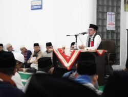 Sepuluh Terakhir Ramadhan, Bupati Eka Putra I’tikaf Bersama OPD Di Masjid Nurul Amin