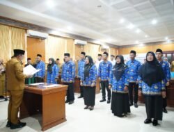 BUPATI EKA PUTRA AMBIL SUMPAH 12 ORANG PPPK TAHUN ANGGARAN 2024