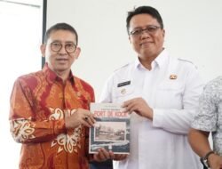 Dihadiri Wabup Ahmad Fadly, Menteri Kebudayaan Fadli Zon Luncurkan Buku Kartu Pos Bergambar Fort De Kock