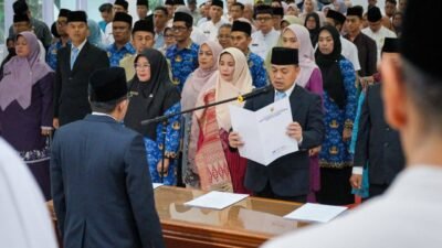 Bupati Eka Putra Lantik 34 Pejabat Manajerial di Lingkungan Pemkab Tanah Datar
