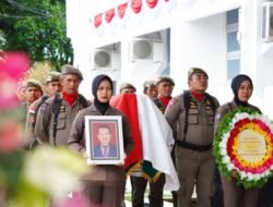 Suasana Sedih dan Duka Warnai Prosesi Bupati dan Wabup Lepas Almarhum Asisten Perekonomian dan Pembangunan ke Peristirahatan Terakhir