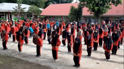 Cegah Anemia dan Stunting, Puskesmas Tanjung Baru Bagikan Tablet Tambah Darah untuk Siswi SMPN 1 Tanjung Baru