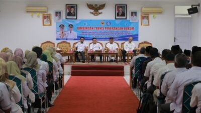 Pemkab Tanah Datar Gelar Bimtek Etika Bermedia Sosial dan Pengelolaan Bank Sampah bagi Kepala Sekolah dan Komite