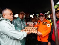 Bupati Eka Putra Tinjau Lokasi Banjir di Tanah Datar, Pastikan Penanganan Cepat dan Tepat