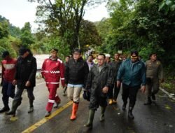 Hari Ketiga Pasca Banjir Bandang Tanah Datar, Bupati dan Wabup Terus Pantau Lokasi Bencana