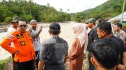 Bupati Eka Putra Tinjau Titik Bencana dan Posko Pengungsian di Tanah Datar, Pastikan Kebutuhan Warga Terdampak Terpenuhi