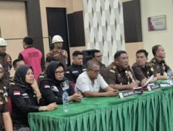 Kajari Tanah Datar Tahan Direktur Perumda Tuah Sepakat, Usai Ditetapkan Sebagai Tersangka
