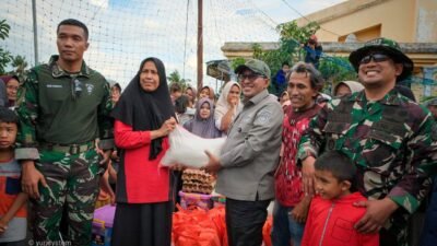Bupati Eka Putra Tinjau 750 Pengungsi di Guguak Malalo, Akses Jalan Sumpur–Malalo Masih Tertutup Longsor