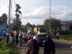 SPPG Simpuruik Berbagi Ratusan Paket Takjil Gratis Kepada Pengendara