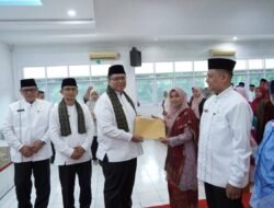 Wabup Ahmad Fadly Serahkan SK Pengangkatan 133 Kepala Sekolah