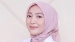 Viral, Inilah sosok dr Ika Yang Selamatkan Balita Kejang Di Dalam Pesawat