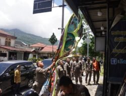 Tertibkan Spanduk dan Booth di Trotoar, Pemko Padang Panjang Kembalikan Fungsi Ruang Publik