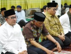 Kunjungan Kerja Ke Tanah Datar, Menteri PU Dody Hanggodo Shalat Taraweh Di Masjid Muhammadiyah Batusangkar