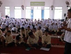 Kadis Kominfo Tanah Datar Berikan Penyuluhan Literasi Digital kepada Pelajar SMPN 5 Batusangkar