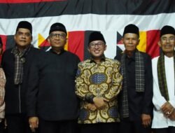 Doa Bersama Menaiki Rumah Gadang Wamenaker RI, Bupati Eka Putra: Adat Harus Tetap Dilestarikan