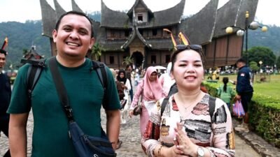 Libur Lebaran 2026, Istano Basa Pagaruyung Ramai Dikunjungi Wisatawan