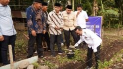 Letakan Batu Pertama Rumah Layak Huni, Bupati Eka Putra Apresiasi Perantau G3AD Nagari Padang Magek