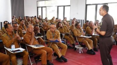 Cegah Korupsi dan Maladministrasi, Wali Nagari Dibekali Pemahaman Hukum oleh Kajari