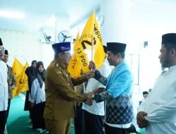 Jemaah Calon Haji Tanah Datar Dilepas, Bupati Eka Putra: Harap Jamaah Jaga Kesehatan