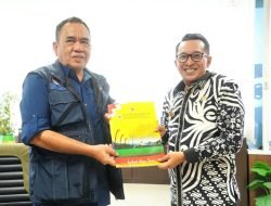 Dorong Percepatan Pembangunan Huntap, Bupati Eka Putra Serahkan Dokumen Dan Data Ke BNPB