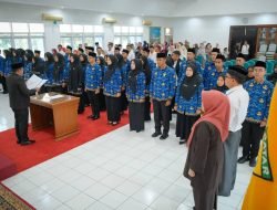 Bupati Eka Putra Lantik dan Serahkan SK 46 Orang PNS Formasi Tahun 2024
