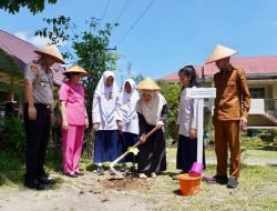 Hardiknas 2026 di Padang Panjang Diwarnai Penanaman Pohon dan Apresiasi Guru Berprestasi