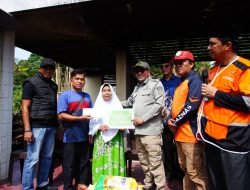 Bupati Eka Putra Serahkan Bantuan Baznas untuk Korban Kebakaran di Lubuk Jantan