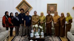 Terima Petugas Sensus Penduduk, Bupati Ajak Masyarakat Berikan Data Akurat