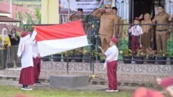 Wabup Ahmad Fadly Tekankan Pendidikan Karakter Saat Pimpin Upacara di SDN 09 Panyalaian