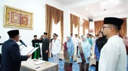 Bupati Eka Putra Rotasi Pejabat, Tegaskan Izin Investasi Harus Cepat dan Mudah