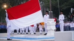 Ribuan Warga Padati Lapangan Cindua Mato Saksikan Penurunan Bendera HUT ke-81 RI