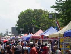 Panen Rezeki di Balik Riuh Pawai Kemerdekaan: Ketika Terik dan Semangat Juang Menghidupi Ekonomi Kecil
