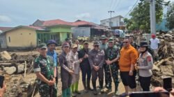 Kejati Sumbar Salurkan 1,5 Ton Beras, Dirikan Posko dan Dapur Umum untuk Korban Bencana Solok