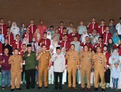 Kuliah Gratis Langsung Kerja di Lion Air Group, Maigus Nasir Lepas 41 Mahasiswa Padang Juara