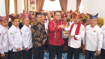 Kunjungi Pacu Jawi dan Alua Katentong, 105 Perantau IKM Bengkulu Disambut Wabup Ahmad Fadly