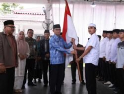 51 Santri Tanah Datar Dilepas ke Timur Tengah, Bawa Pesan Pergi Mengejar Mimpi dan Kembali Mengabdi